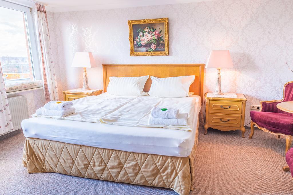 Romantisches Hotel Zur Traube Schwerin Schwerin  Room photo